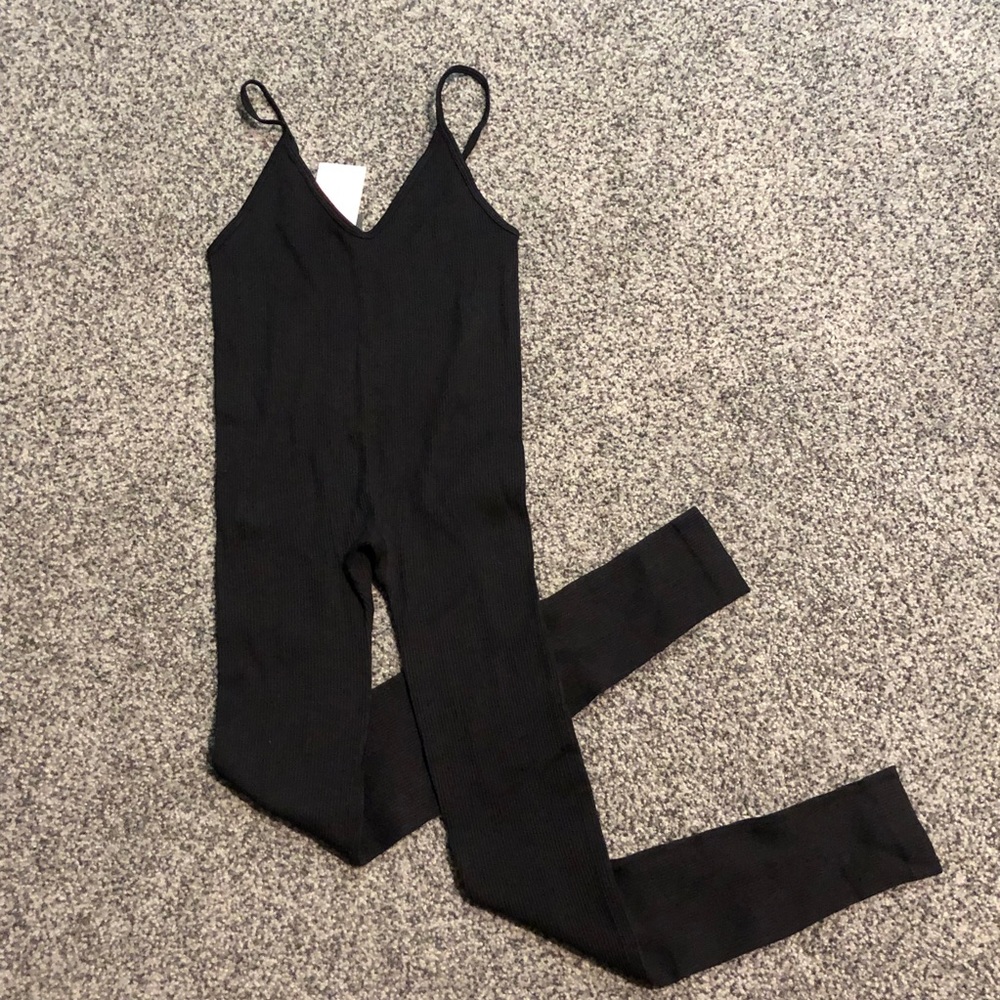 PrettyLittleThing Contour Rib Strappy Plunge Jumpsuit Size Small NWT